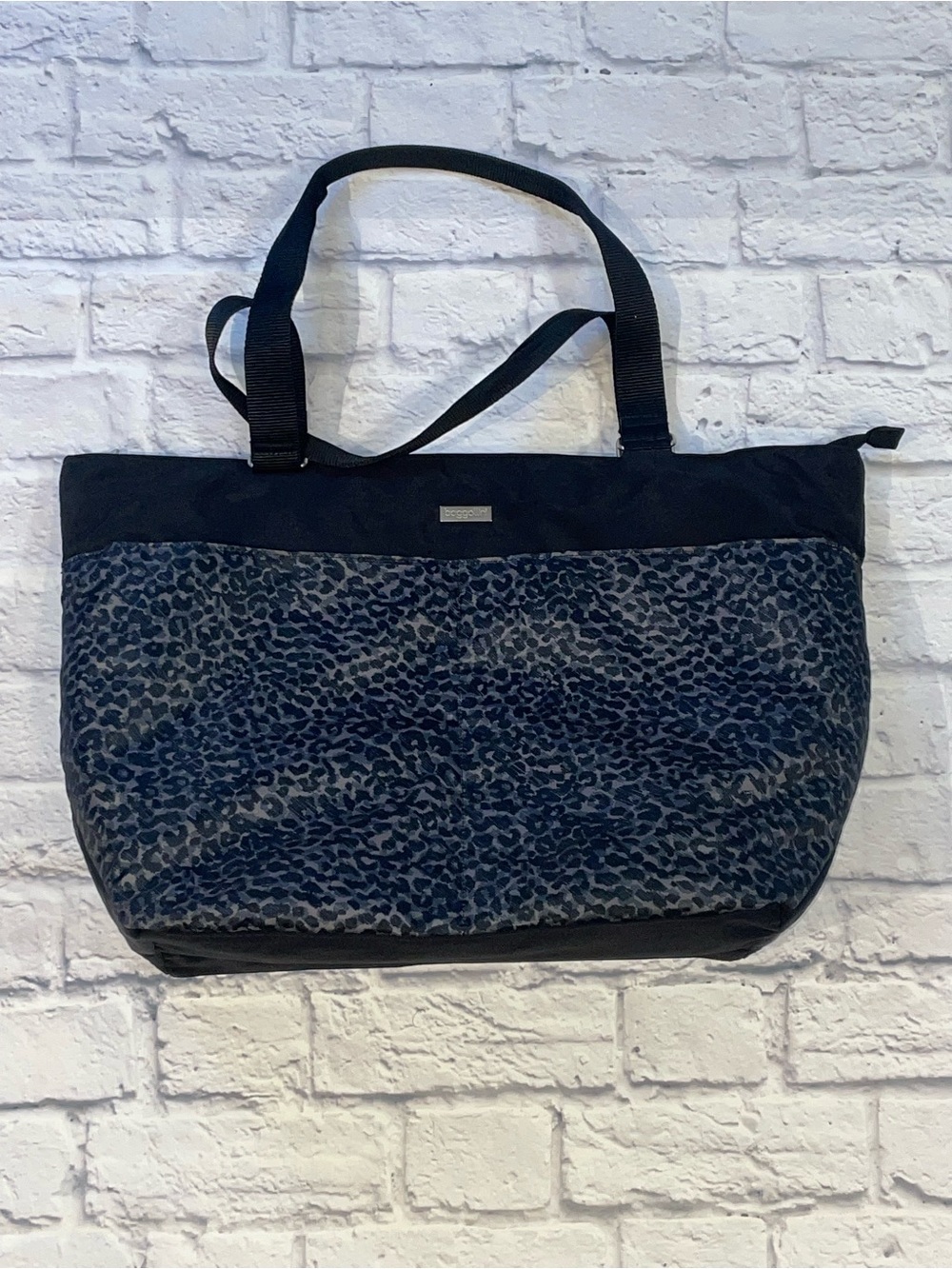 Baggallini Large Cheetah Leopard Carry All Travel Tote Bag